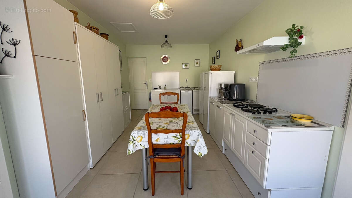 Maison à FRONTENAY-ROHAN-ROHAN