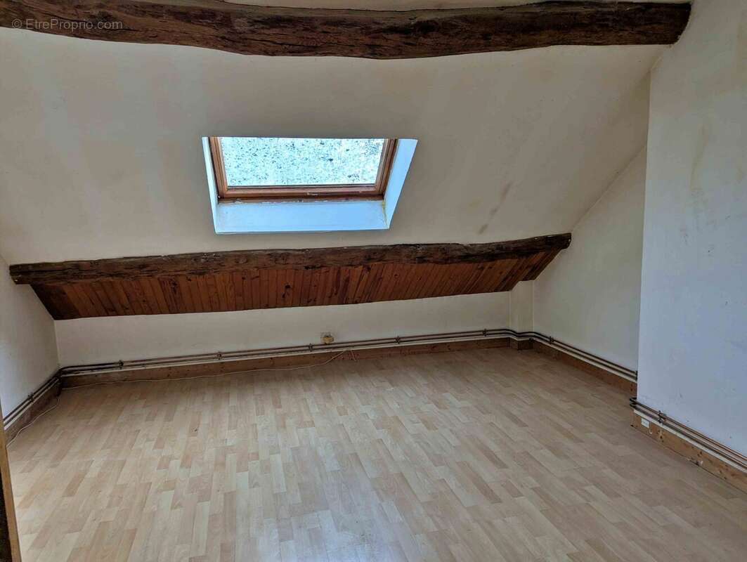 chambre maison à Courson les Carrières - Maison à COURSON-LES-CARRIERES