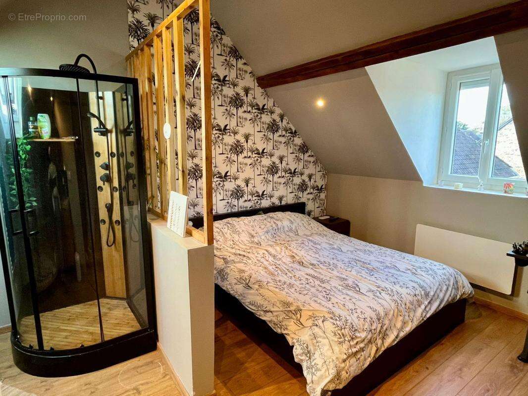 Maison à SAINT-ETIENNE-DU-ROUVRAY