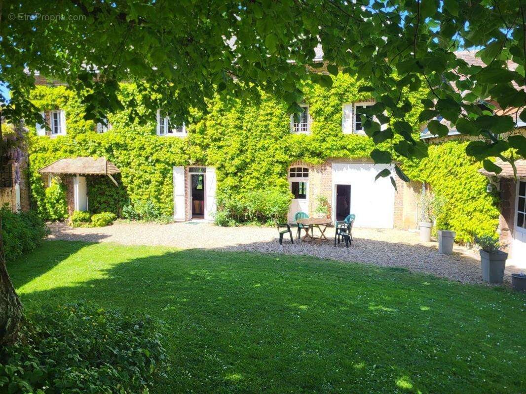 Maison à SARGE-SUR-BRAYE