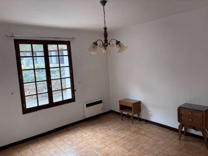 Maison à LA ROQUEBRUSSANNE