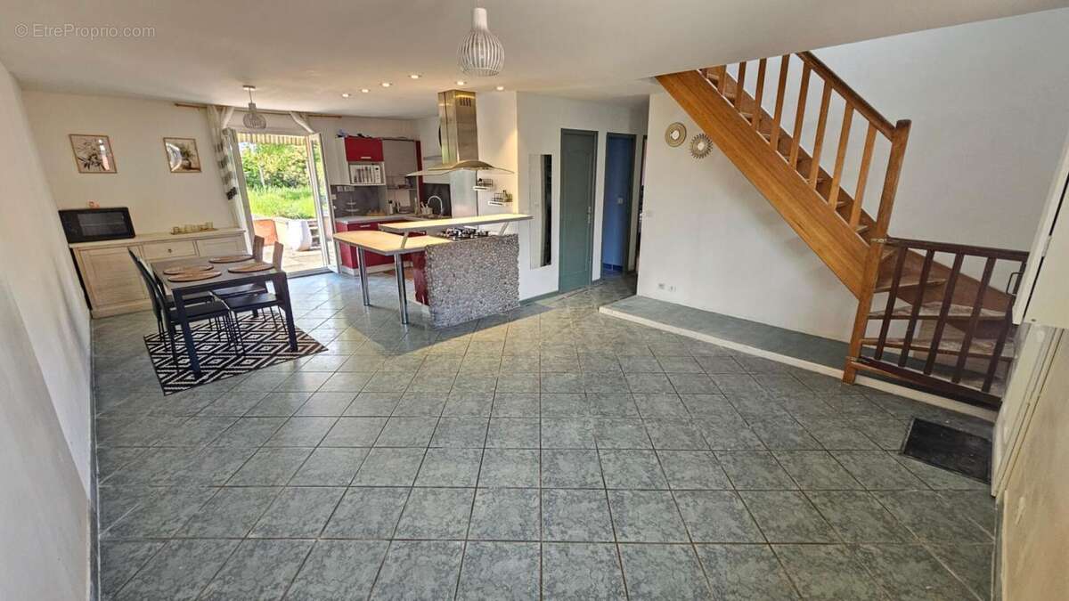 Maison à HOUDAN