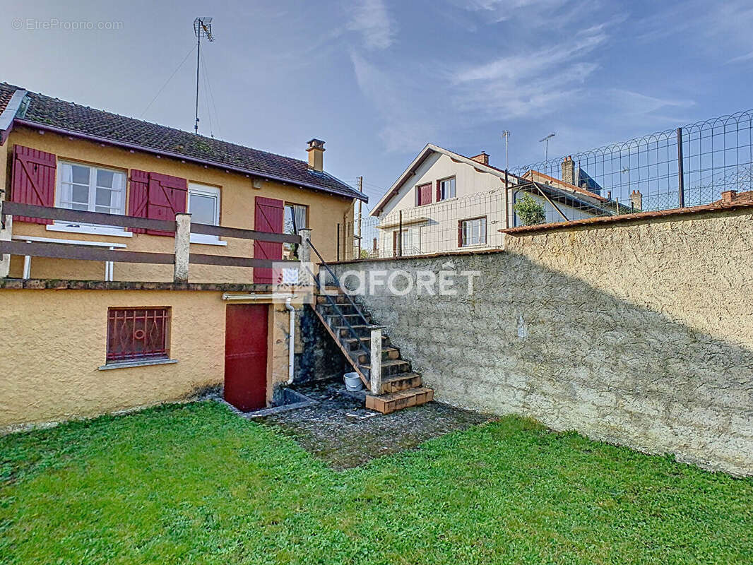 Maison à SEUIL-D&#039;ARGONNE