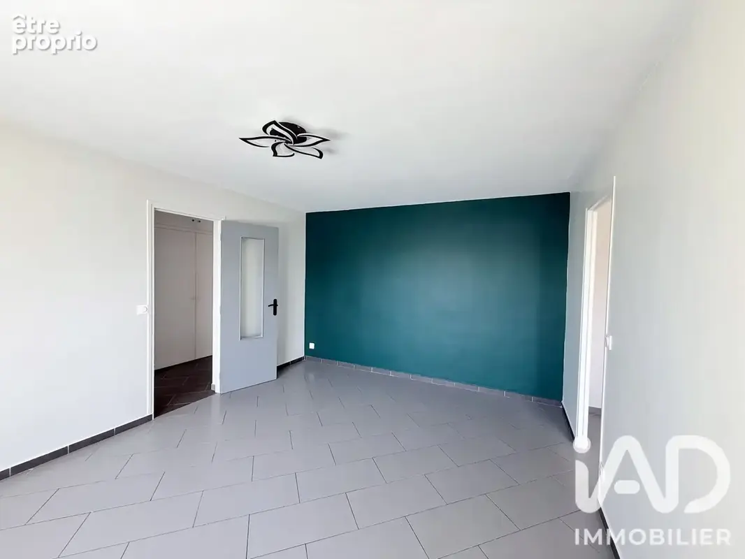 Photo 1 - Appartement à SAINT-THIBAULT-DES-VIGNES