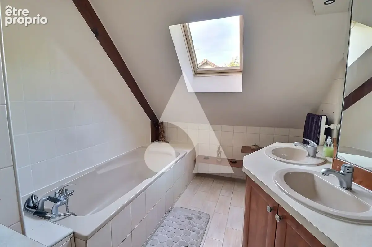 Maison individuel 7 pièces avec piscine - CENTRE VILLE - photo 9