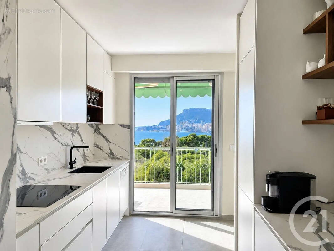 Appartement à ROQUEBRUNE-CAP-MARTIN