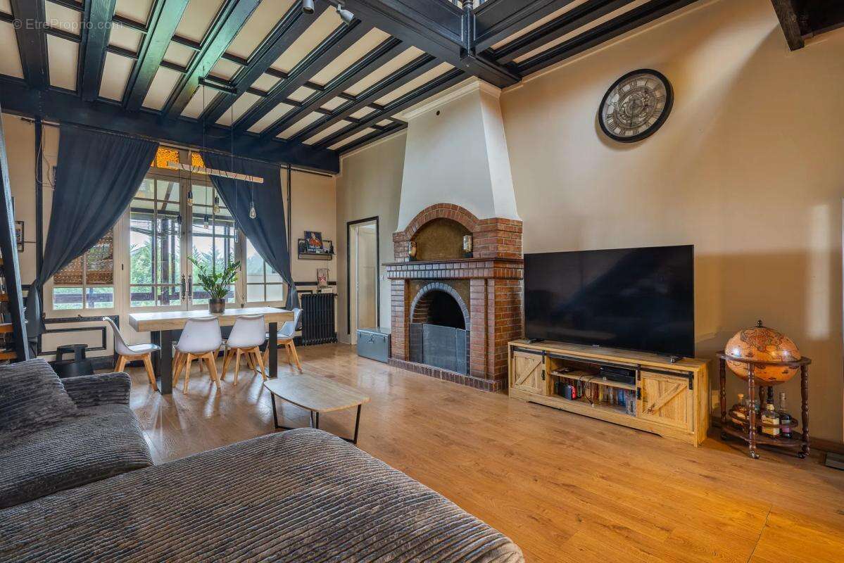 Maison à CORBEIL-ESSONNES