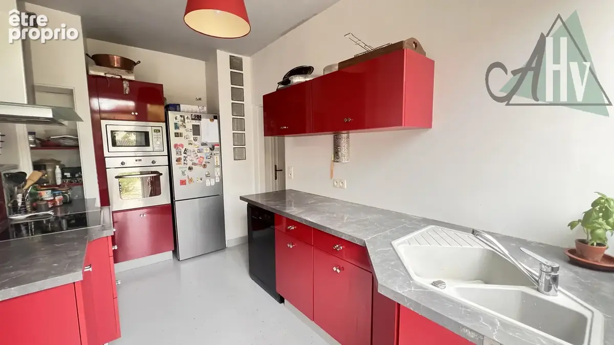 77 - Centre ville MONTEREAU-FLT-Yonne, maison 6 pièces avec jardin 322 m2 environ - photo 3