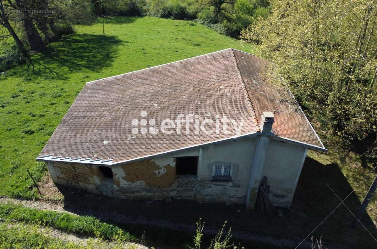 Maison à MONSTEROUX-MILIEU