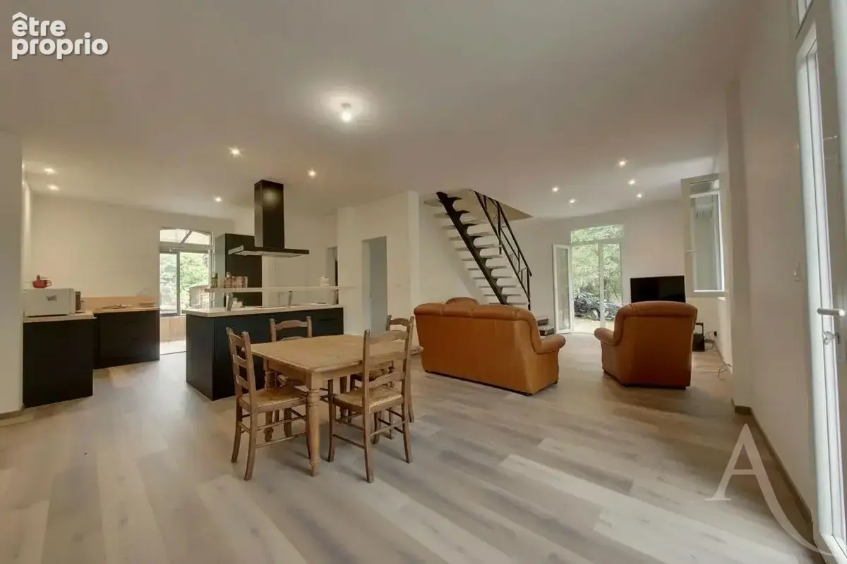 SOUSTONS-PLAGE -Maison de maître rénovée de 176 m² avec grange de 120 m² sur un airial - photo 2