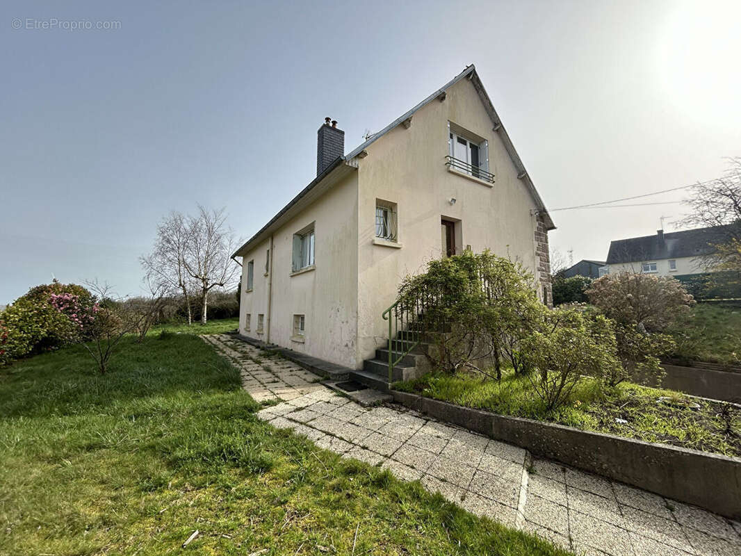 Maison à PLOUIGNEAU