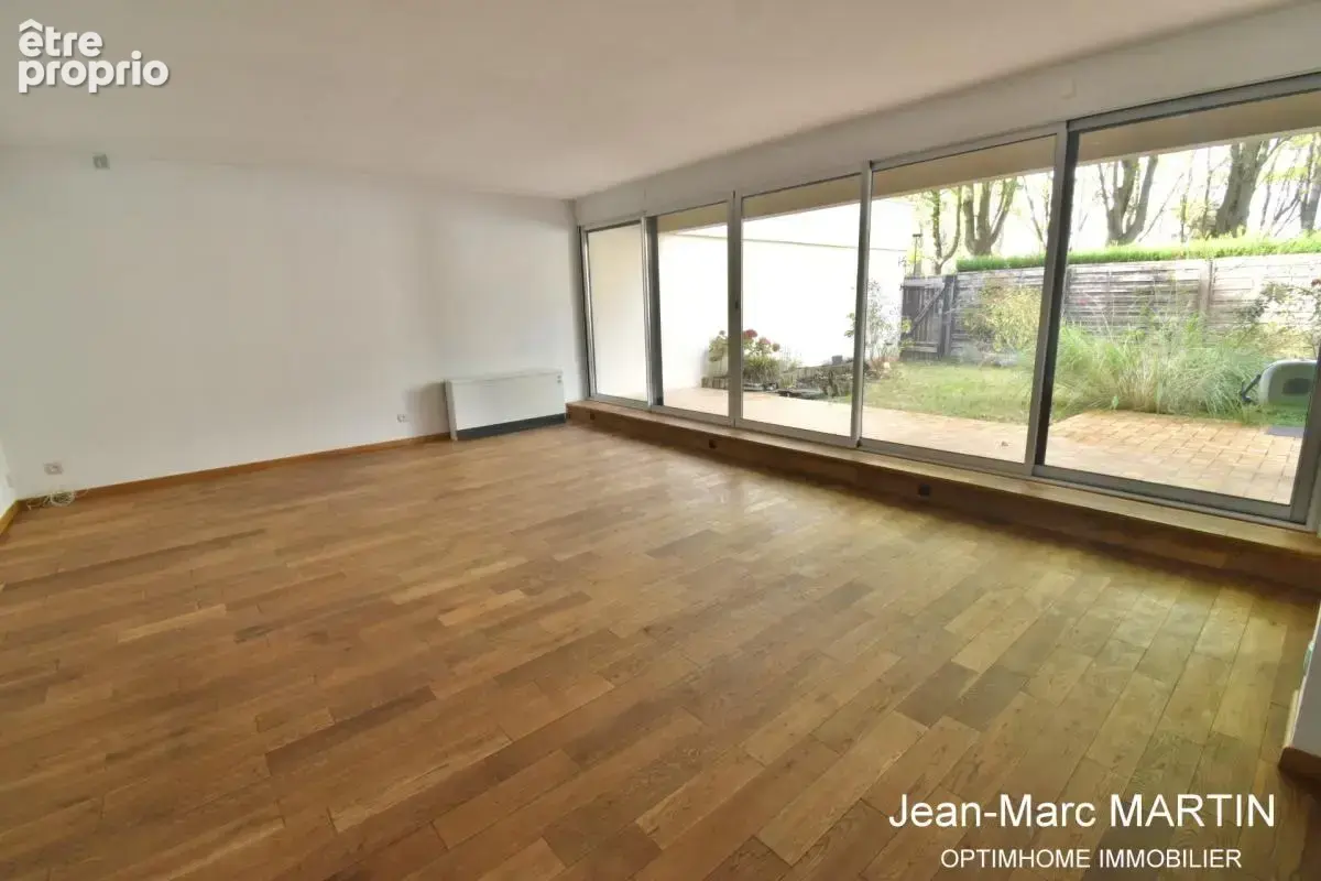 Villeneuve-d’Ascq – Appartement 107 m² avec rez-de-jardin privatif fermé et sécurisé – Résidence de standing – Chaîne des Lacs à - photo 2