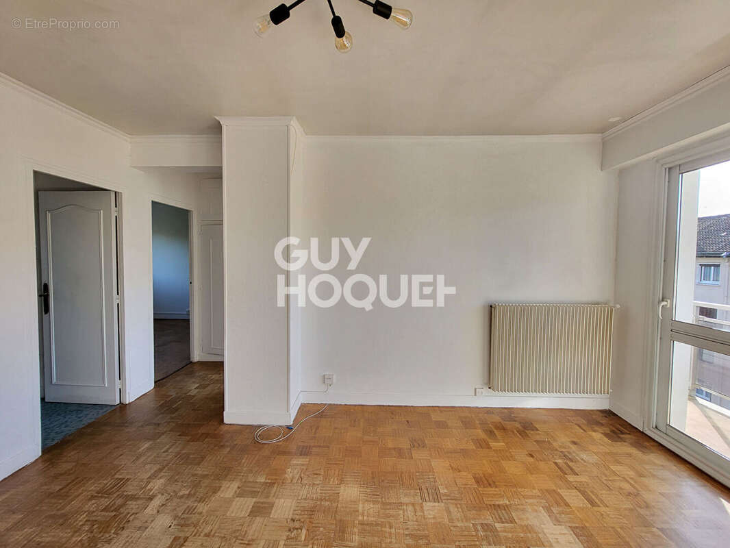 Appartement à LA CELLE-SAINT-CLOUD