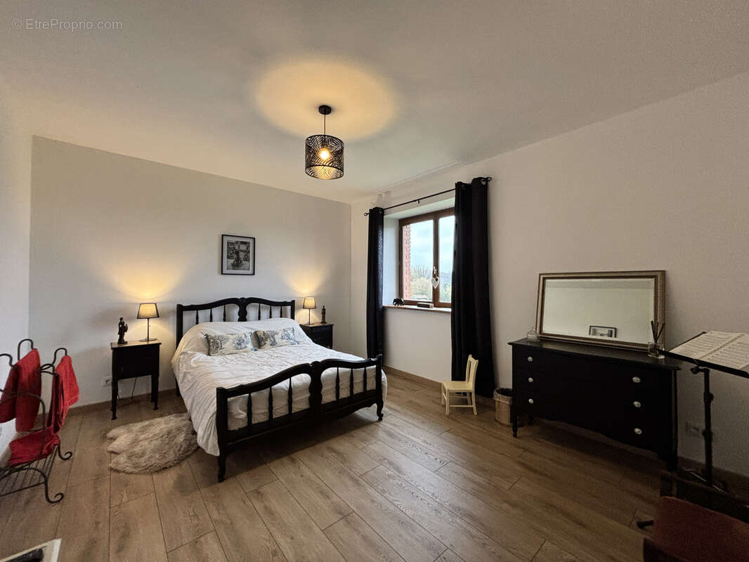 Maison à SAINT-PRIEST-LA-PLAINE