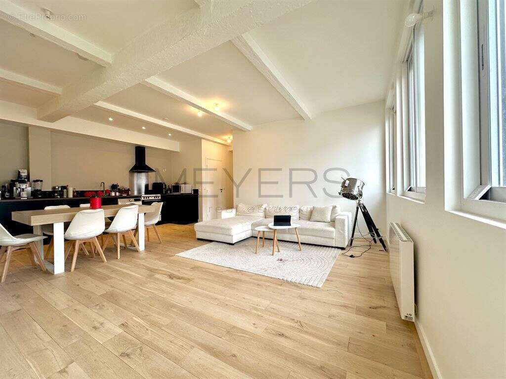Appartement à COURBEVOIE