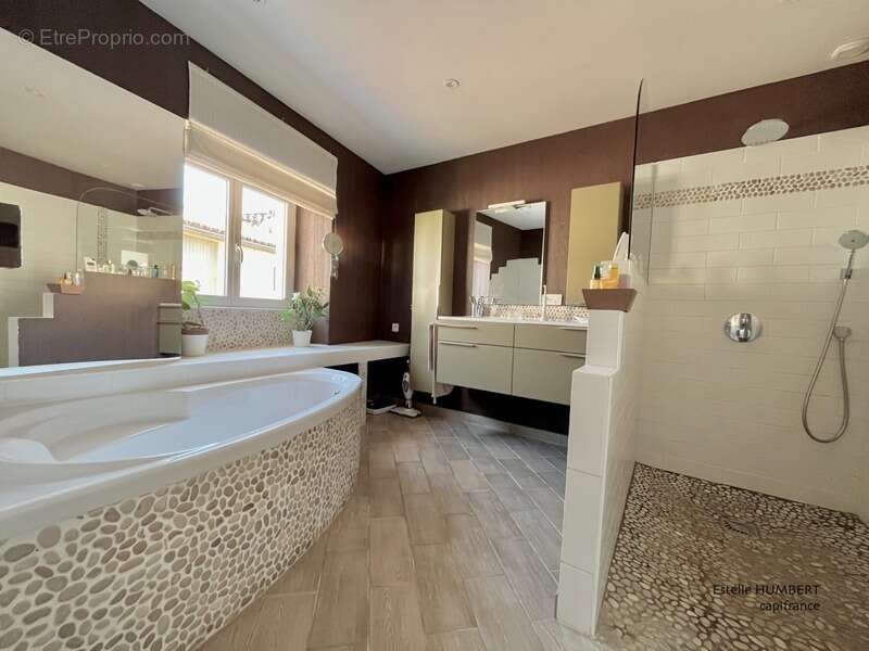 Maison à FONTENAY-LE-COMTE