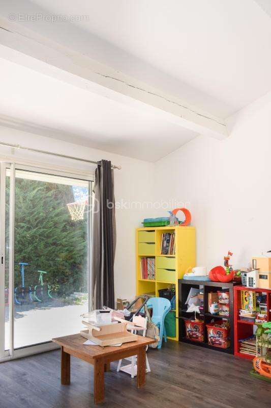 A Saint-andré-de-Sangonis, maison de 103 m² sur 626 m² de terrain avec piscine - photo 8