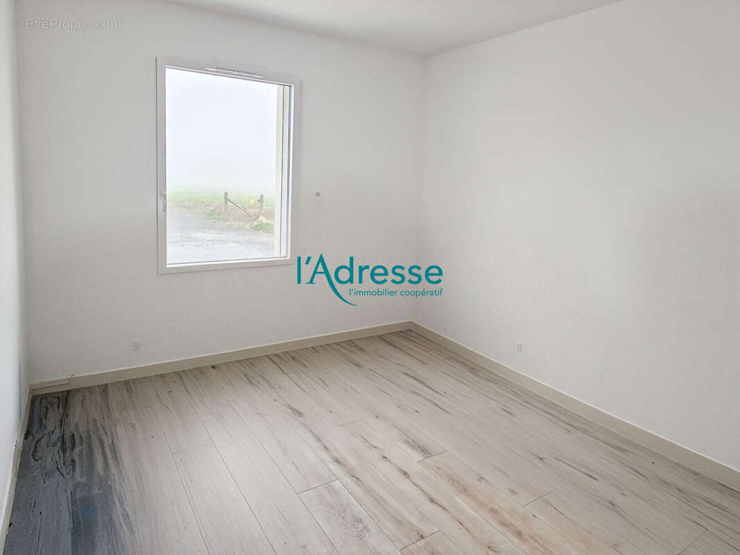 Maison à SAINT-PIERRE-MONTLIMART