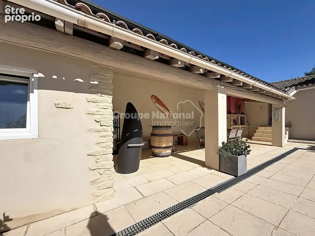 Villa avec piscine et vue sur le Luberon de 205 m² - photo 13