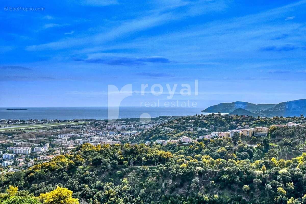 Maison à MANDELIEU-LA-NAPOULE