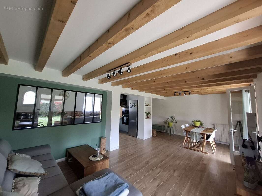 Maison à AMBARES-ET-LAGRAVE