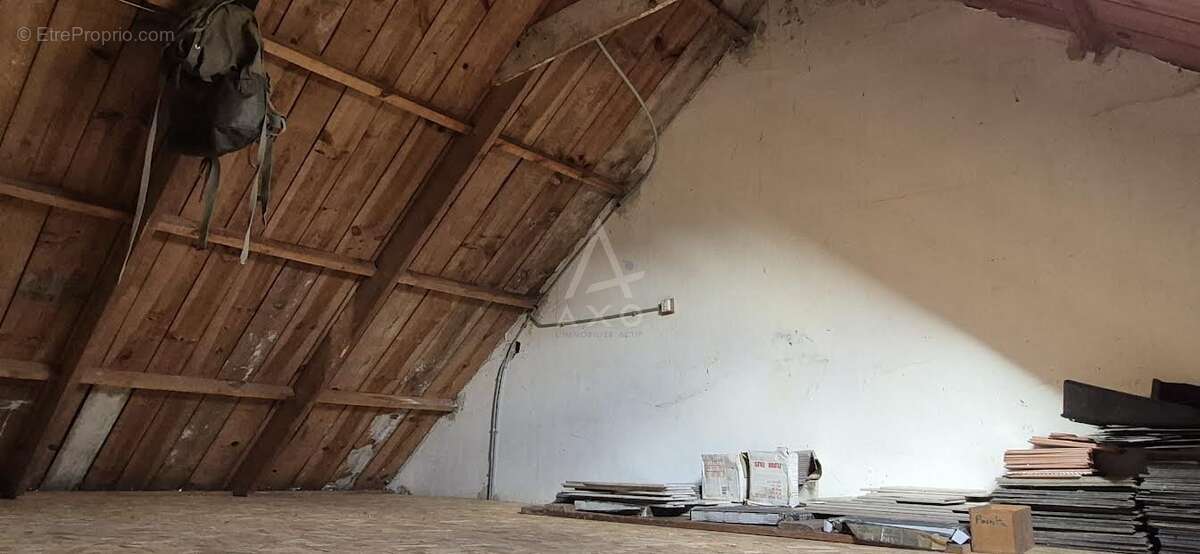 Plain-pied plein sud  Bien rare avec combles aménageables et terrain constructible ! - photo 16