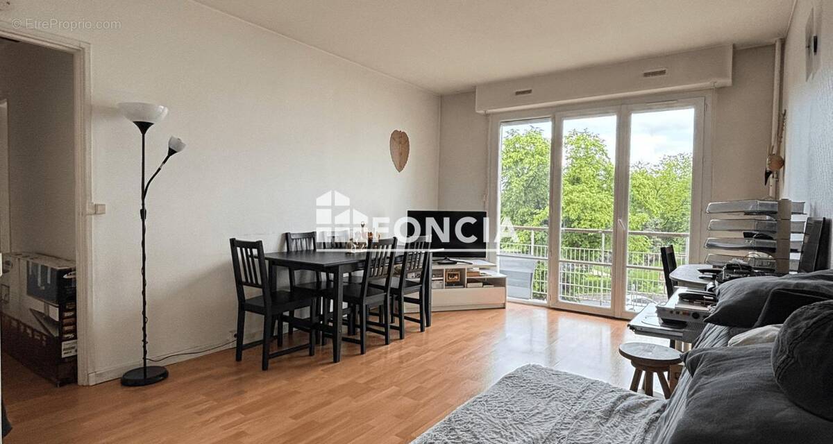 Appartement à RIS-ORANGIS