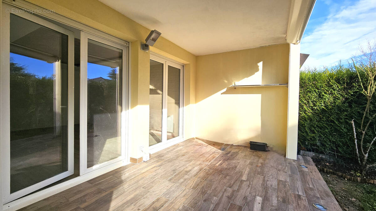 Appartement à SERGY