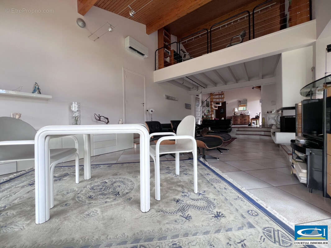 Maison à TOURNON-SUR-RHONE