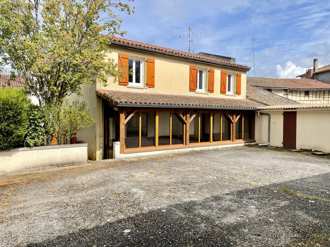 Maison à CONFOLENS