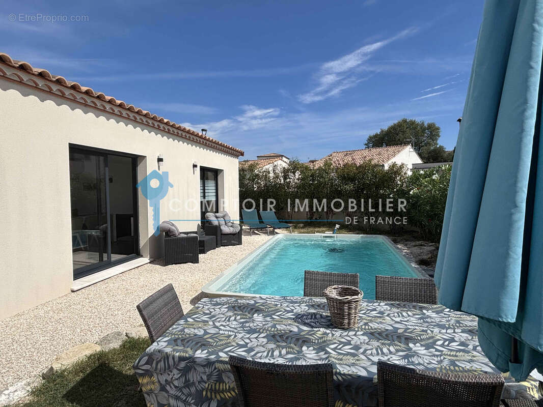 UZES : Villa plain pied P4 avec piscine récente - photo 14