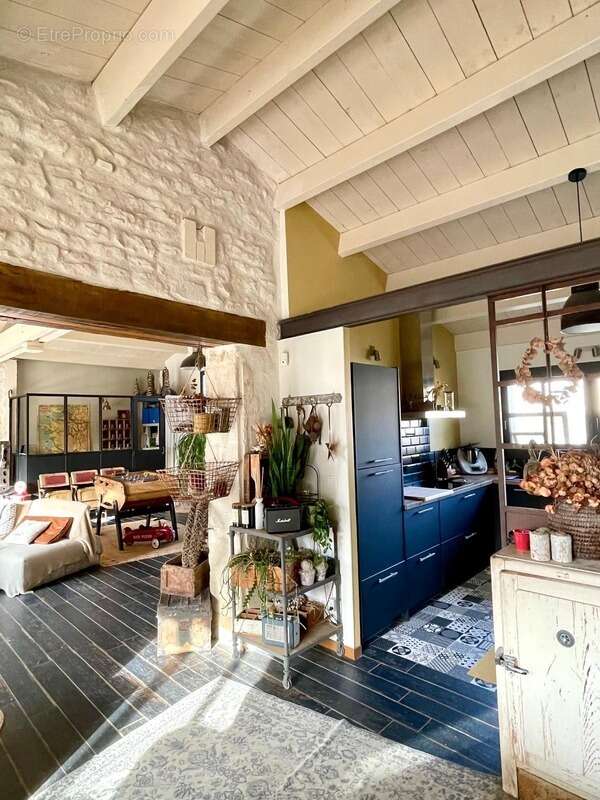 Maison à CROIX-CHAPEAU