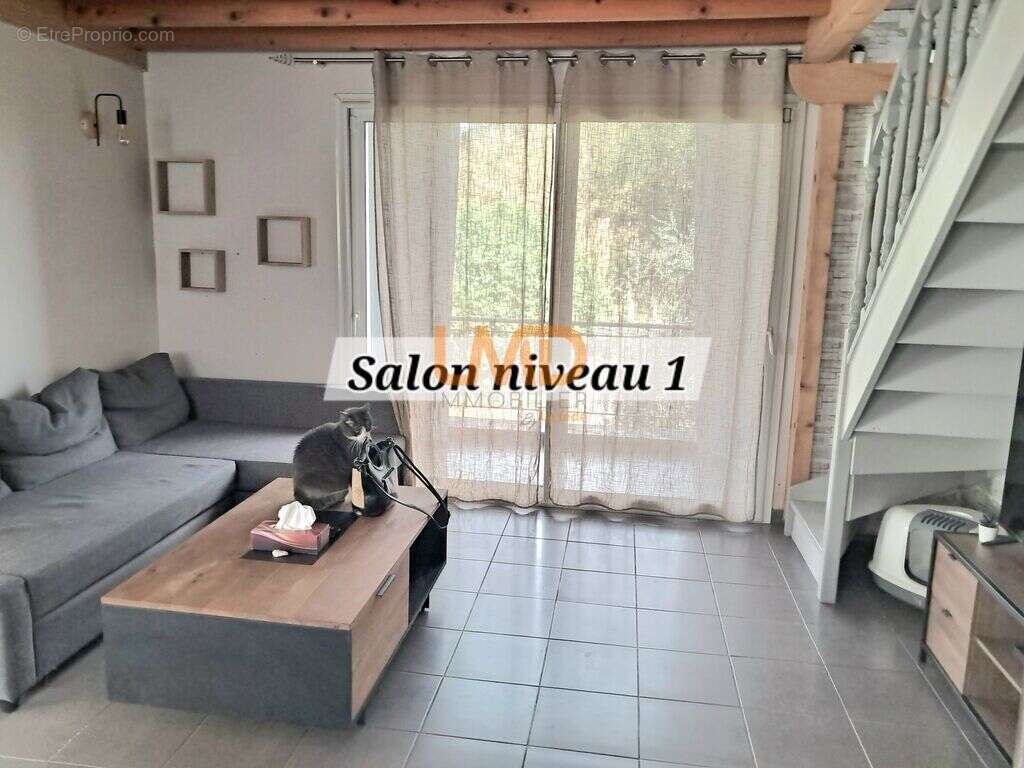 Maison à VEZENOBRES
