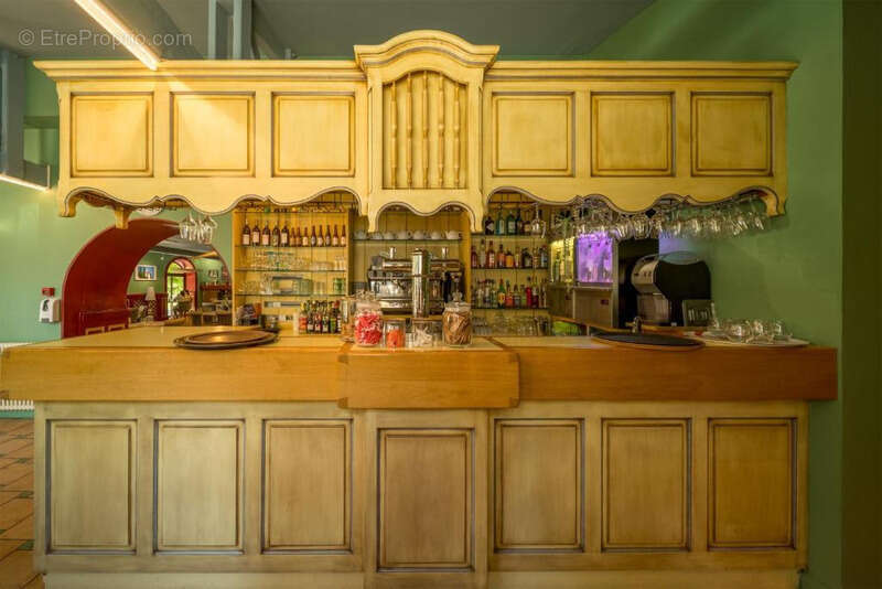 Commerce à MOUSTIERS-SAINTE-MARIE