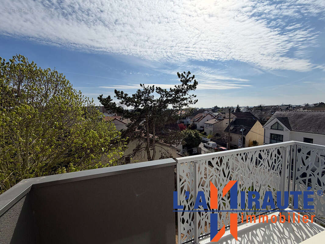 Appartement à SARTROUVILLE