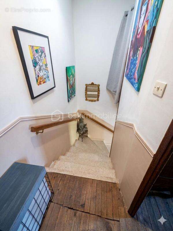 L’Âme de la Bastide : Demeure Historique du XVIIe Siècle contre le Rocher  4 Pièces  3 Chambres  Jardin de 455 m²  Garage indépe - photo 12