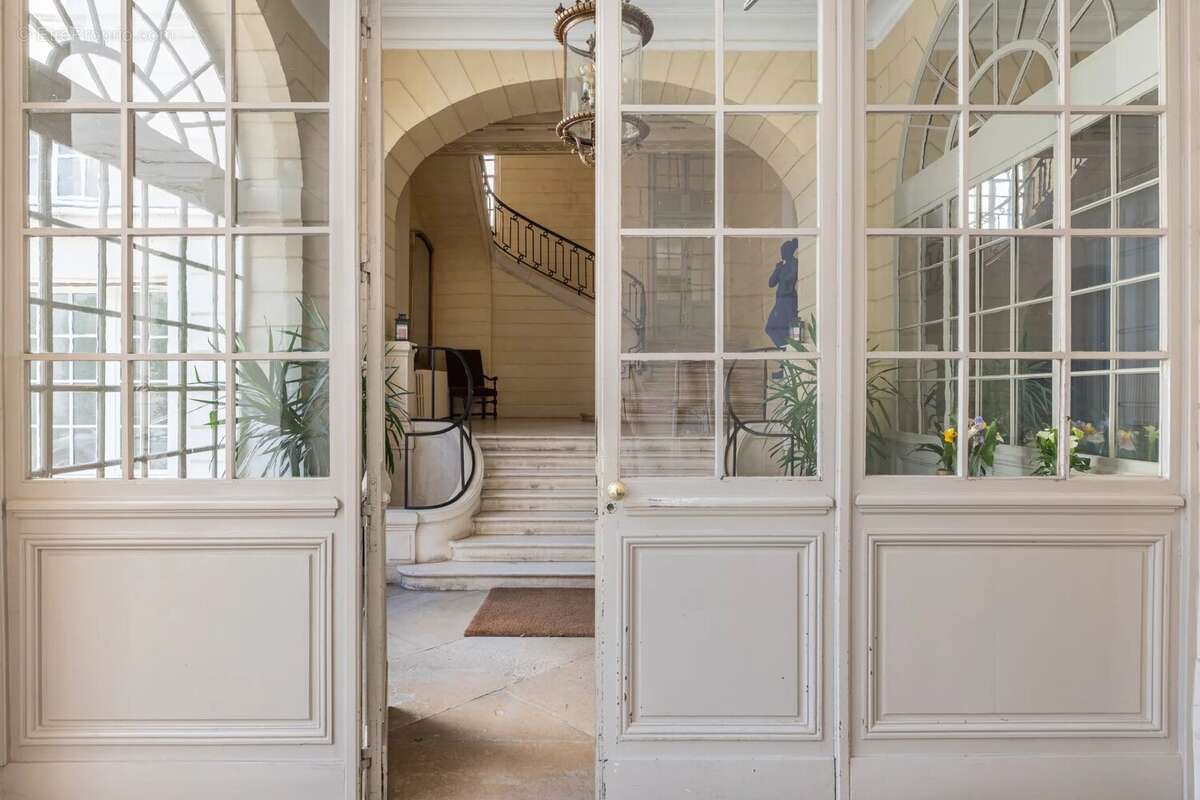 Appartement à PARIS-7E