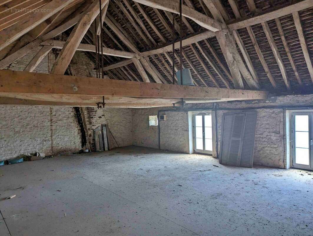 Maison à VAL-DE-MERCY