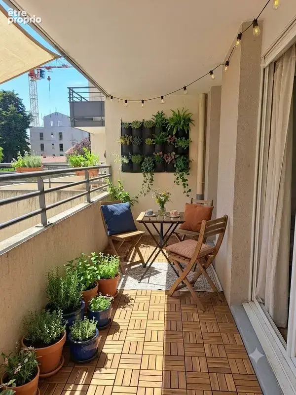 Appartement à MEYZIEU