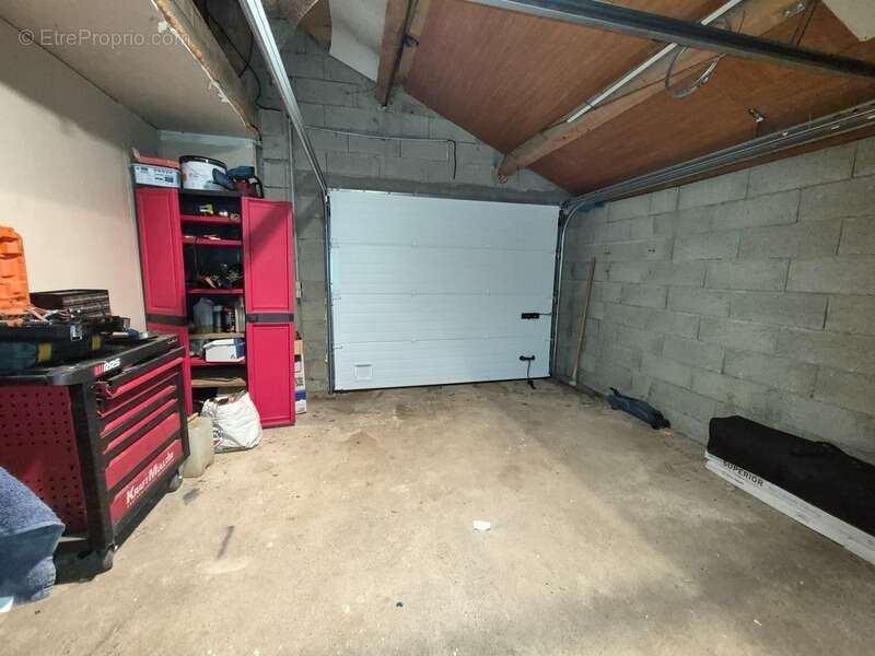 Maison à LES ESSARDS-TAIGNEVAUX