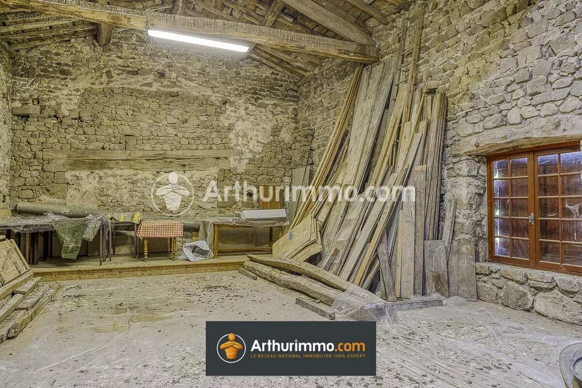 Maison à VILLECHENEVE