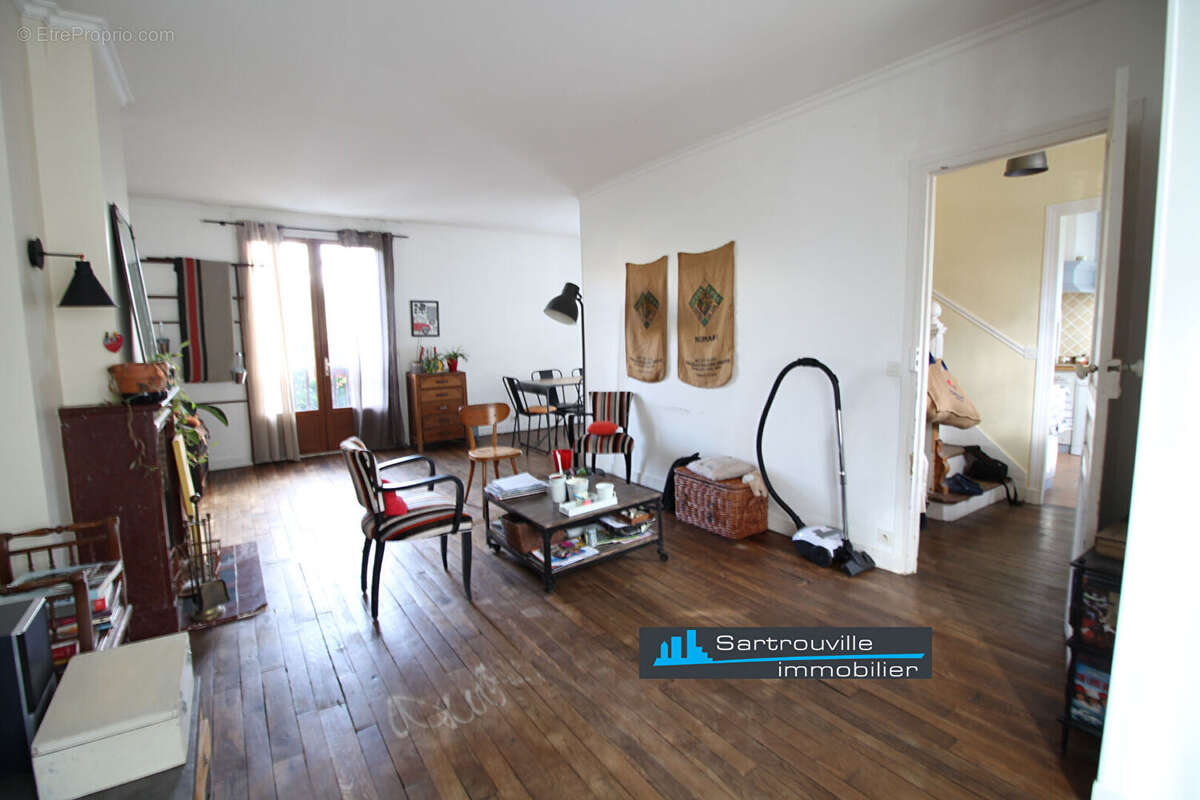 Maison à SARTROUVILLE