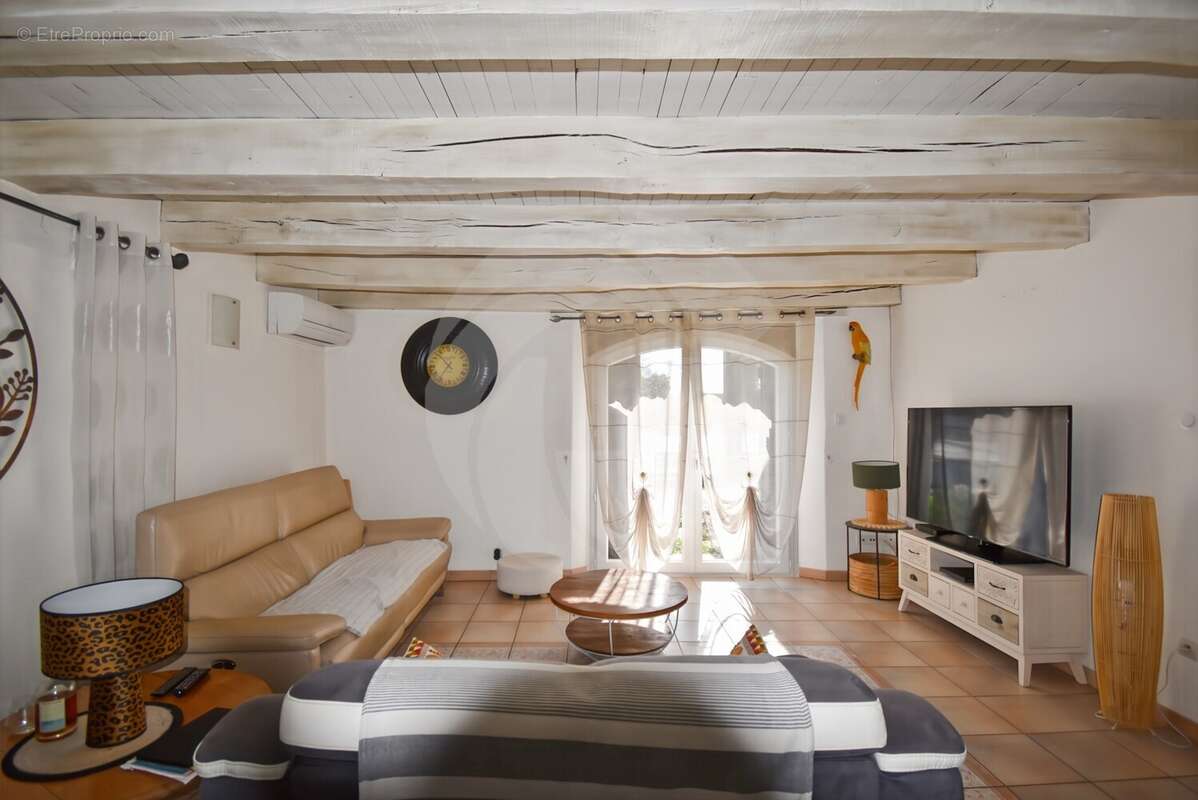 Maison à NEGREPELISSE