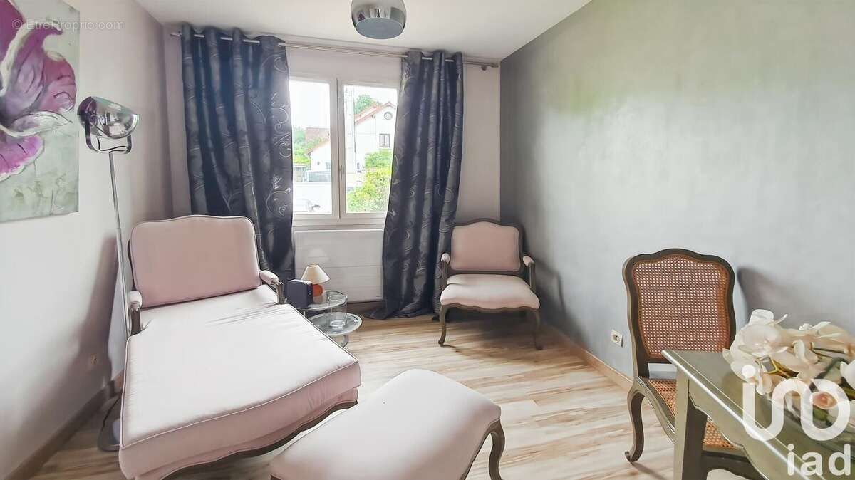 Photo 8 - Maison à SAINT-GERMAIN-LES-ARPAJON