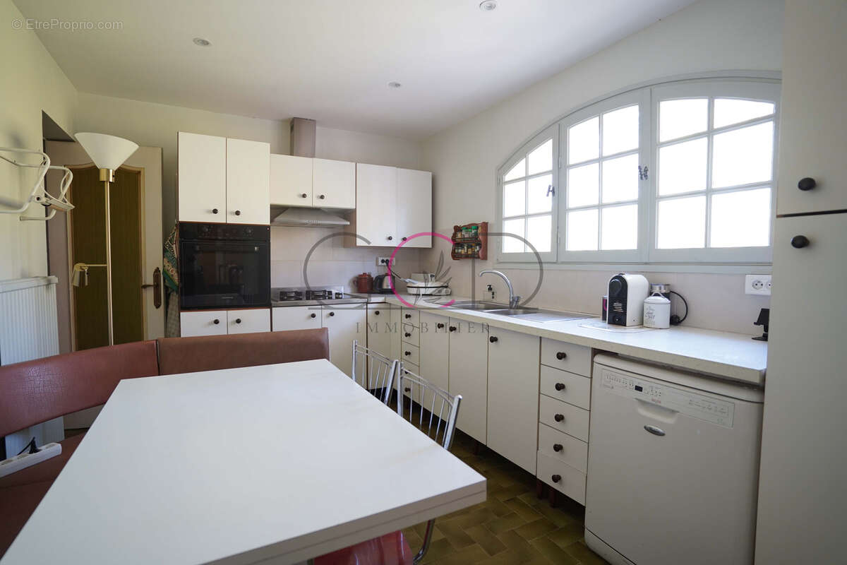Maison à VENTABREN