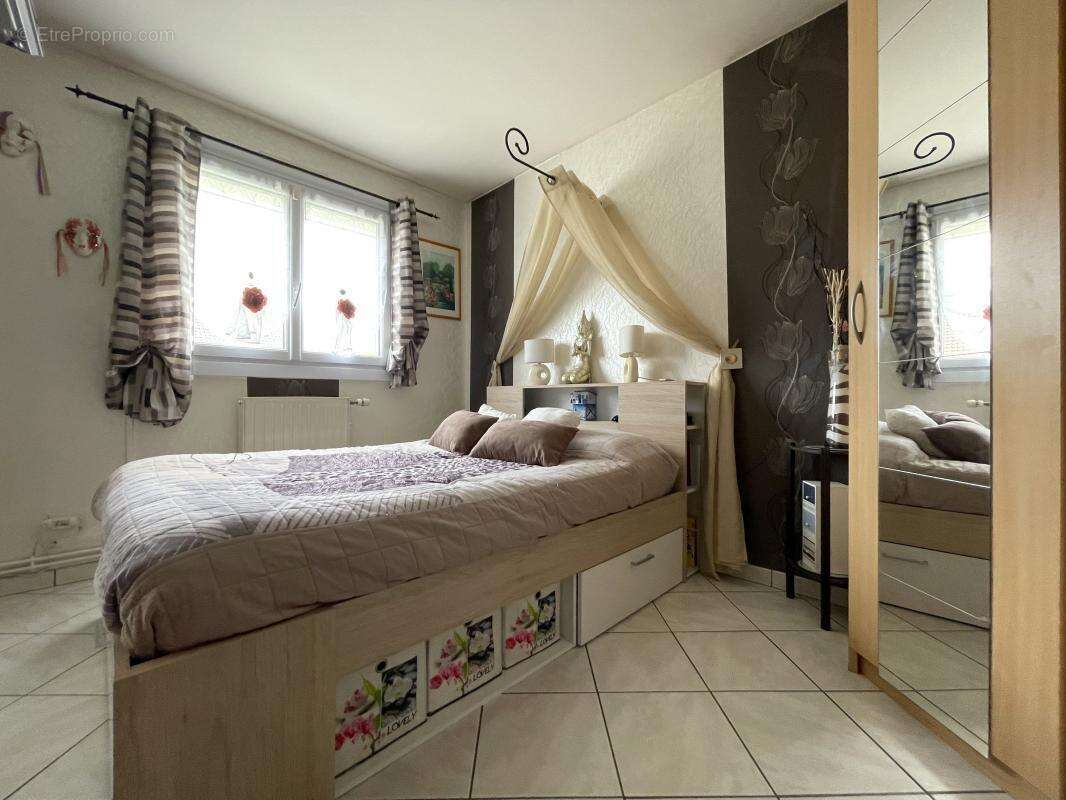 Maison à MAROLLES-EN-HUREPOIX