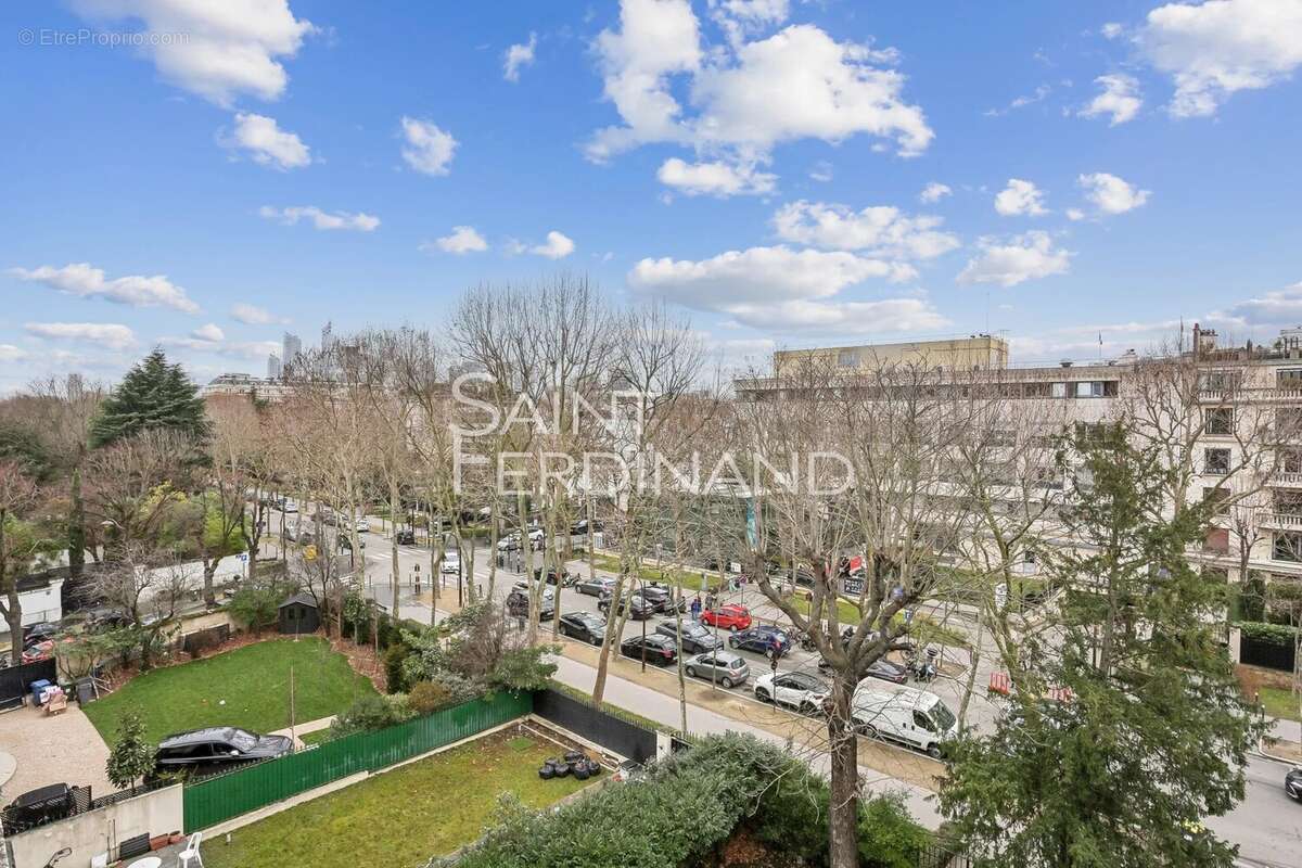 Appartement à NEUILLY-SUR-SEINE