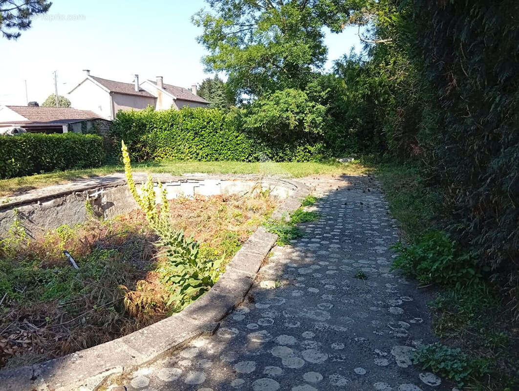 Maison à SAINT-LOUP-SUR-SEMOUSE