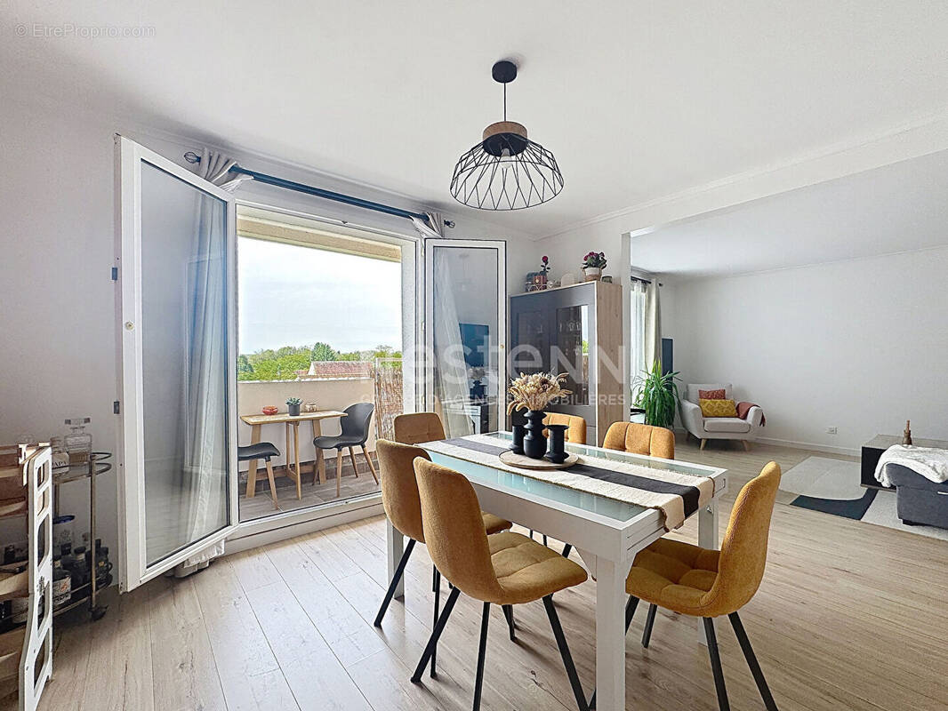 Appartement à LAMORLAYE