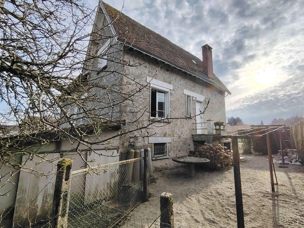 Maison à FLAVIGNAC